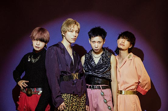 猫背のネイビーセゾン